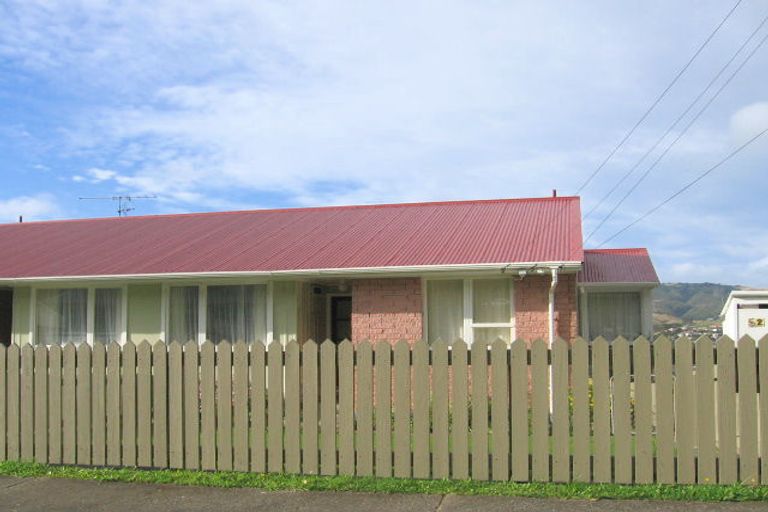 Photo of property in 50 Franklyn Road, Tawa, Wellington, 5028
