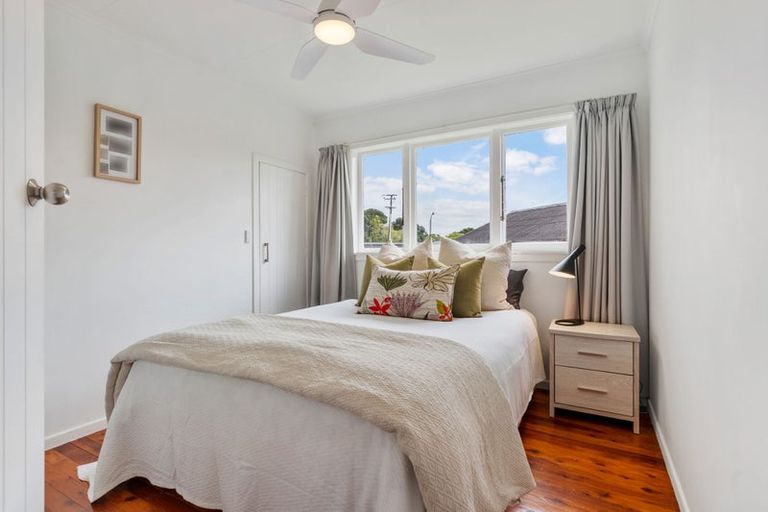 Photo of property in 101 Island Bay Road, Beach Haven, Auckland, 0626