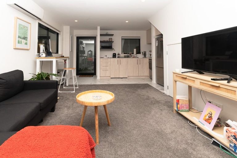 Photo of property in 2/24 Yeovil Road, Te Atatu Peninsula, Auckland, 0610