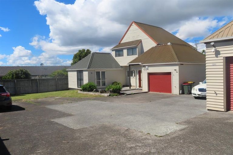 Photo of property in 2/8 Priestley Drive, Bucklands Beach, Auckland, 2014