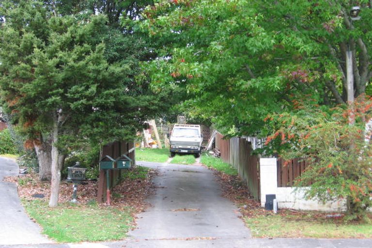 Photo of property in 2/8 Osmond Court, Sunnyvale, Auckland, 0612