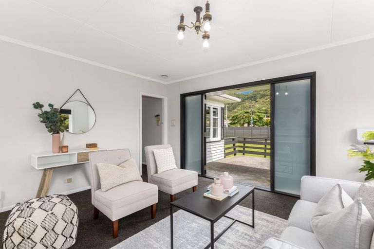 Photo of property in 130 Wainuiomata Road, Wainuiomata, Lower Hutt, 5014