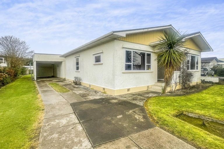 Photo of property in 60 Iranui Road, Inner Kaiti, Gisborne, 4010