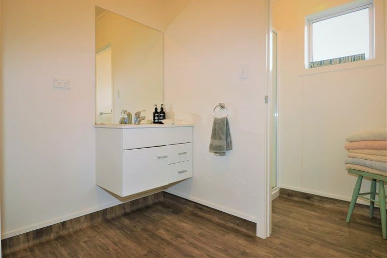 Photo of property in 43 Kon Tiki Road, Whiritoa, Whangamata, 3691