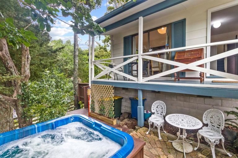 Photo of property in 2/35 Moore Street, Hillcrest, Auckland, 0627