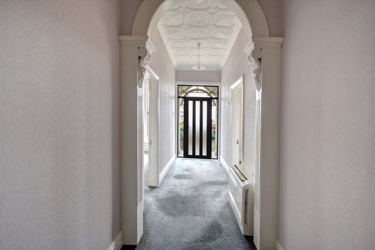 Photo of property in 242 Macandrew Road, Forbury, Dunedin, 9012