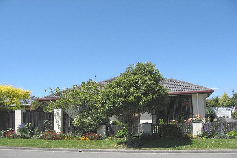 Photo of property in 21 Beauford Place, Parklands, Christchurch, 8083