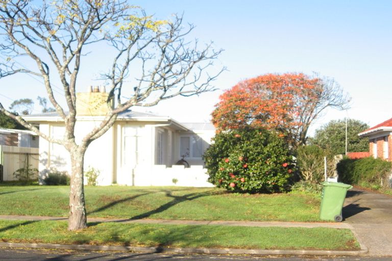 Photo of property in 15 Gloucester Road, Manurewa, Auckland, 2102