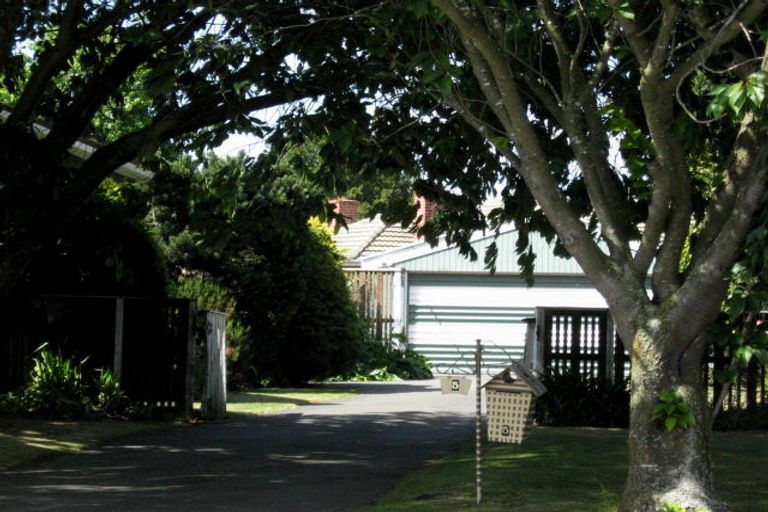 Photo of property in 5 Ostend Place, Avonhead, Christchurch, 8042