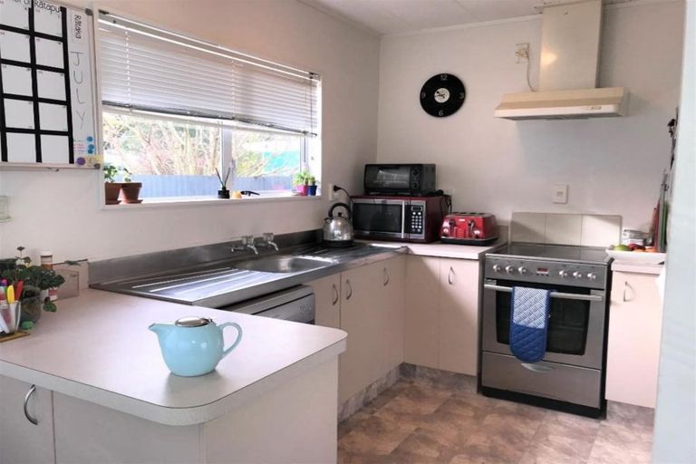 Photo of property in 93d Clemow Road, Fitzroy, New Plymouth, 4312