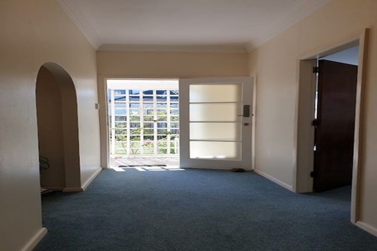 Photo of property in 2/23 Mabey Road, Avalon, Lower Hutt, 5011