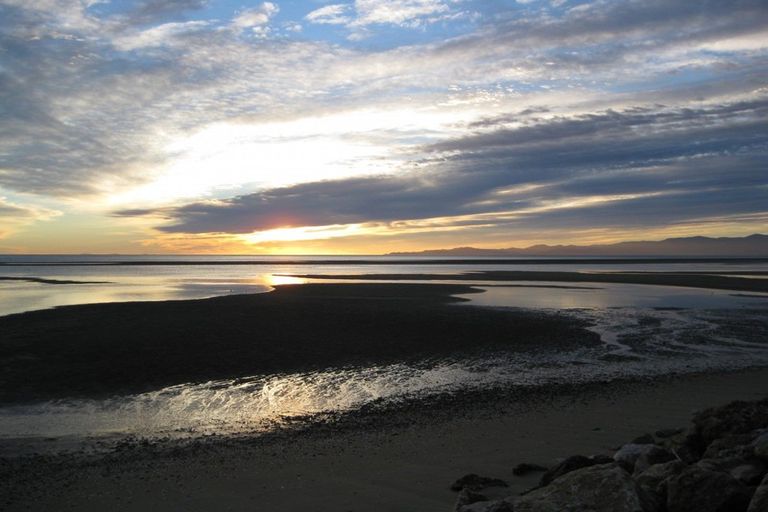 Photo of property in Twin Waters Lodge, 30 Totara Avenue, Collingwood, 7073