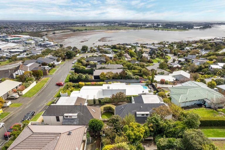 Photo of property in 2/79 Cannon Hill Crescent, Mount Pleasant, Christchurch, 8081