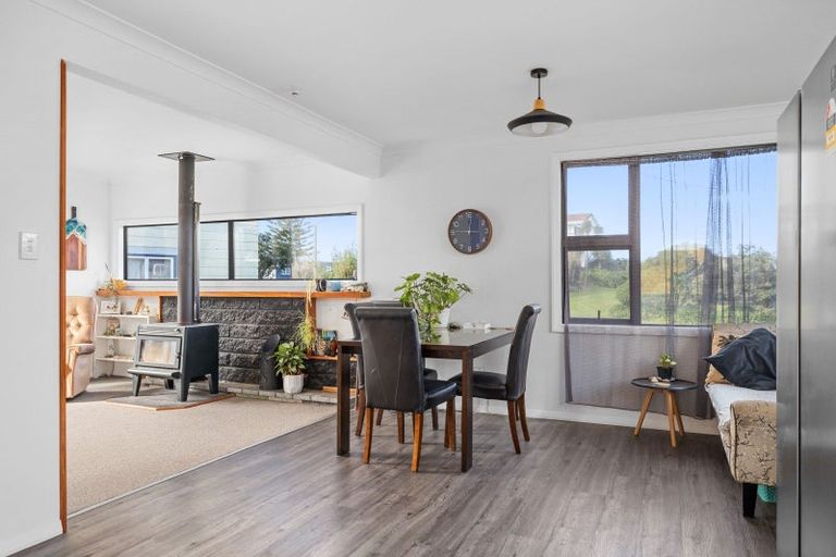 Photo of property in 60 Pinedale Crescent, Riversdale Beach, Masterton, 5872