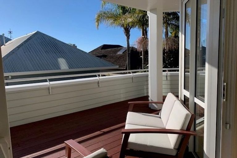 Photo of property in 2/24 Rangitoto Terrace, Milford, Auckland, 0620