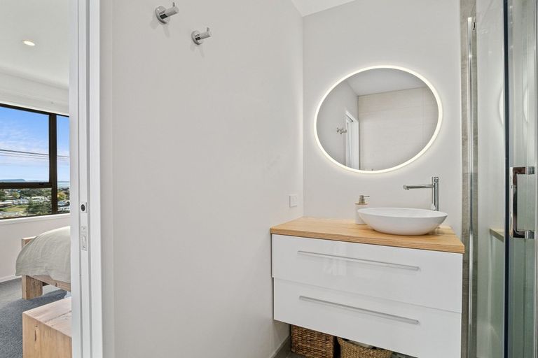 Photo of property in 36 Scott Road, Stanmore Bay, Whangaparaoa, 0932