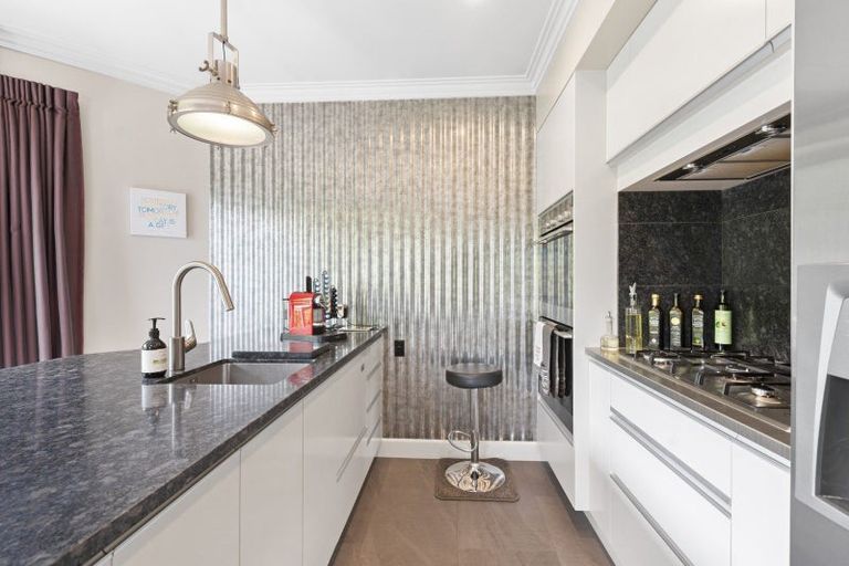 Photo of property in 19 Cremorne Avenue, Hokowhitu, Palmerston North, 4410