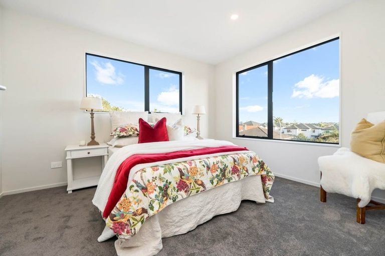 Photo of property in 3a Pine Terrace, Howick, Auckland, 2014