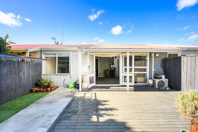 Photo of property in 7 Westmere Place, Takaro, Palmerston North, 4412