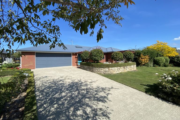 Photo of property in 16 Fenty Place, Mosgiel, 9024
