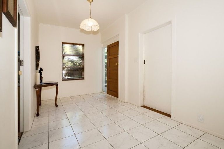 Photo of property in 2 Volkner Grove, Waterloo, Lower Hutt, 5011