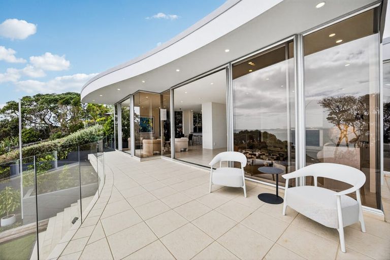 Photo of property in 19 Bournemouth Terrace, Murrays Bay, Auckland, 0630