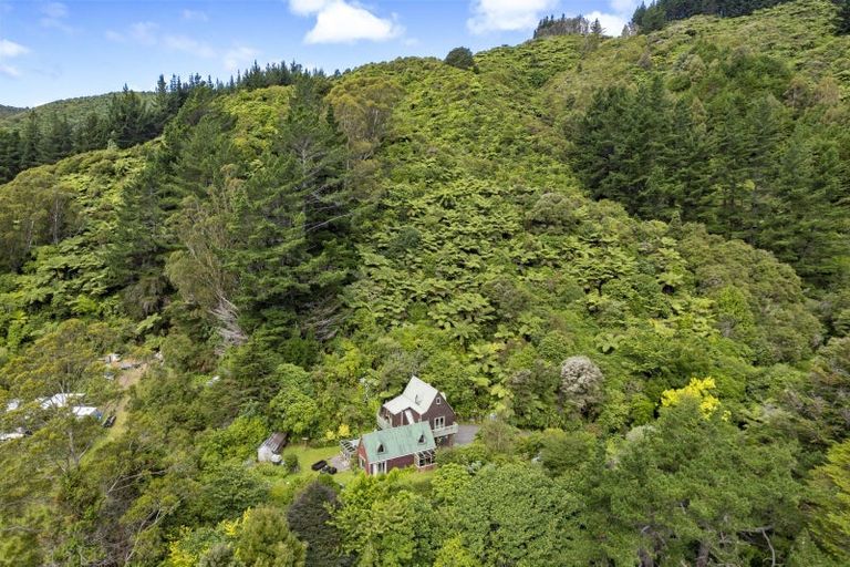 Photo of property in 312 Moores Valley Road, Wainuiomata, 5373