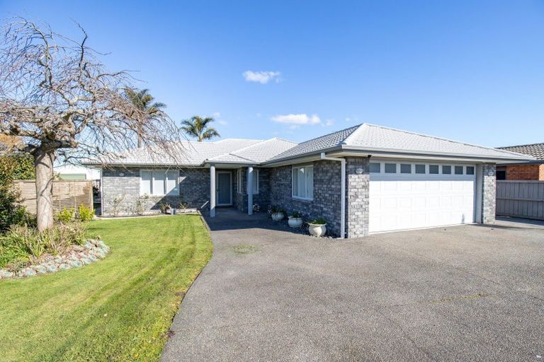 Photo of property in 10 Harris Place, Ngatea, 3503