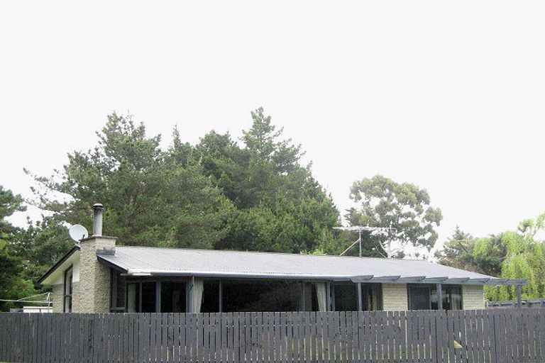 Photo of property in 1b Bridge Street, Waikuku Beach, 7473