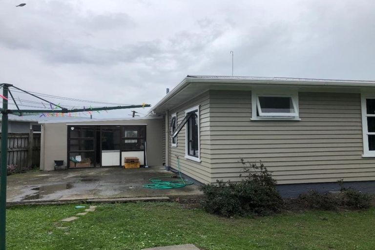 Photo of property in 14 Totara Street, Otaki, 5512