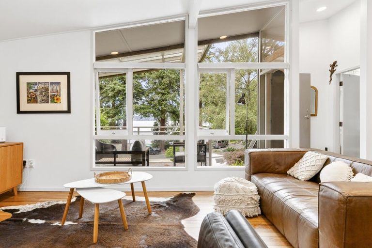 Photo of property in 878 Acacia Bay Road, Acacia Bay, Taupo, 3330