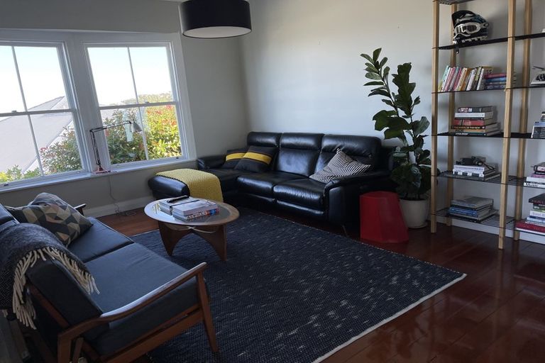 Photo of property in 82 Moana Road, Kelburn, Wellington, 6012