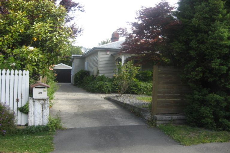 Photo of property in 42 Riverview Street, Beckenham, Christchurch, 8023