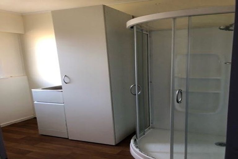 Photo of property in 15 Jaemont Avenue, Te Atatu South, Auckland, 0610