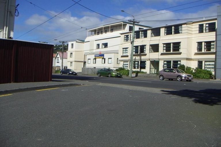 Photo of property in Te Awhina Apartments, 22 Sussex Street, Mount Cook, Wellington, 6021