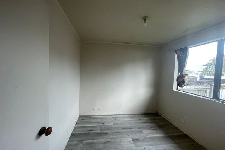 Photo of property in 2/12 Trimdon Street, Randwick Park, Auckland, 2105