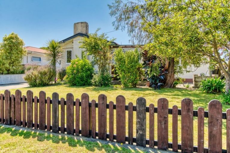 Photo of property in 52 Oldham Avenue, Onekawa, Napier, 4110