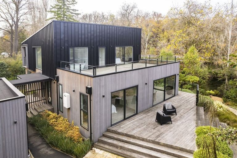 Photo of property in 7 Wood Lane, Fendalton, Christchurch, 8014