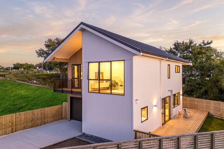 Photo of property in 26 Curtiss Circle, Hobsonville, 0618