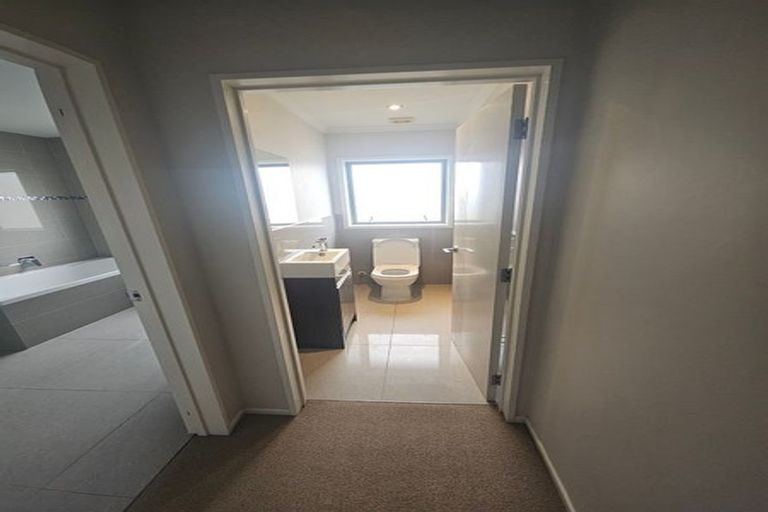 Photo of property in 831a Chapel Road, Shamrock Park, Auckland, 2016