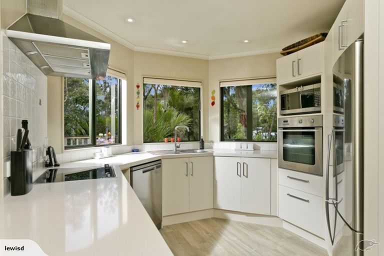 Photo of property in 1/40 Tui Glen Road, Birkenhead, Auckland, 0626