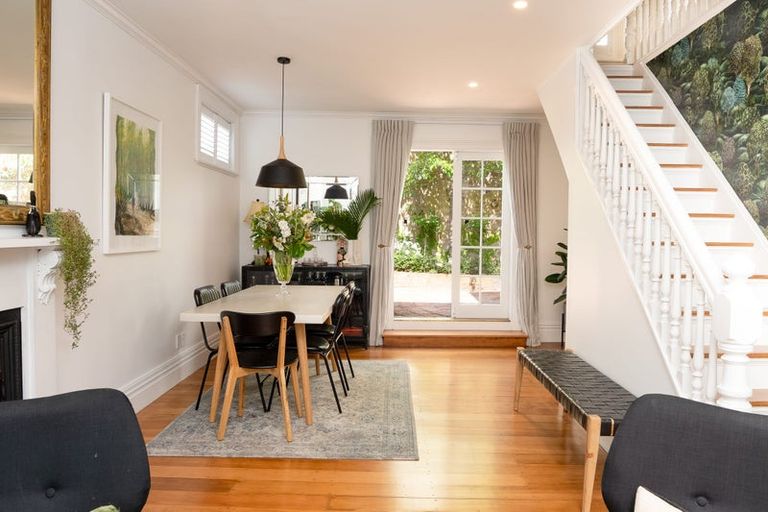 Photo of property in 247 Tinakori Road, Thorndon, Wellington, 6011