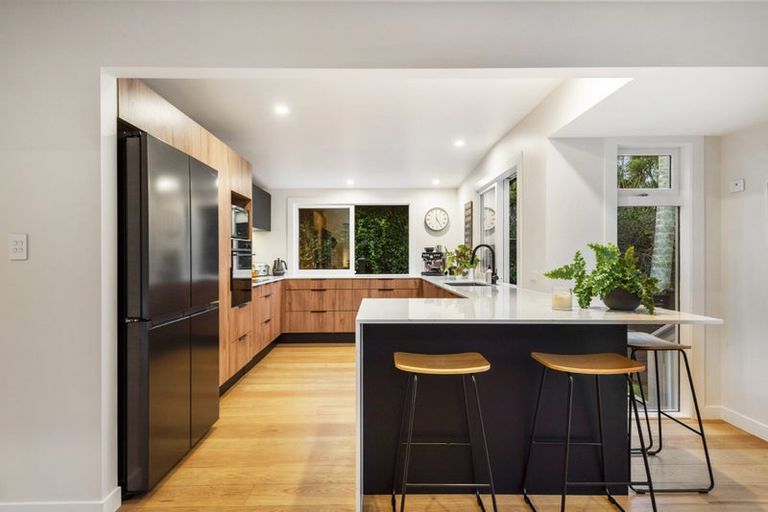 Photo of property in 64 Park Hill Road, Birkenhead, Auckland, 0626