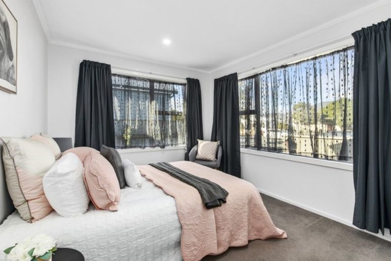 Photo of property in 31 Riddlers Crescent, Petone, Lower Hutt, 5012