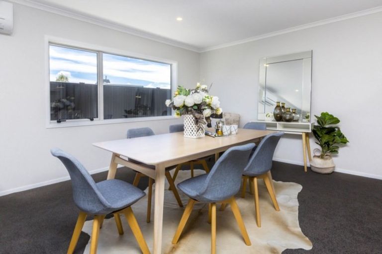 Photo of property in 12 Passchendaele Grove, Trentham, Upper Hutt, 5018