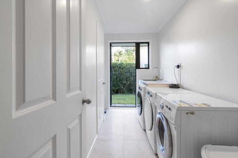 Photo of property in 20 Gemini Place, Kawaha Point, Rotorua, 3010