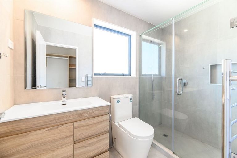 Photo of property in 8a Jeff Place, Howick, Auckland, 2014