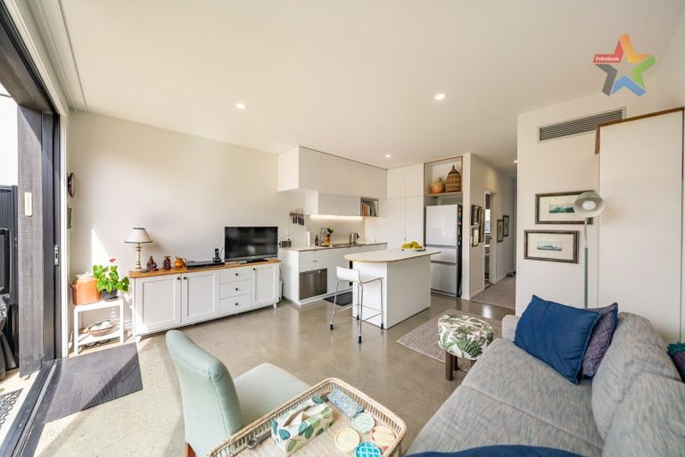 Photo of property in 21 Te Ara O Paetutu, Petone, Lower Hutt, 5012