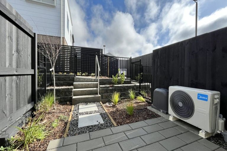 Photo of property in 4 Hoopers Road, Glen Eden, Auckland, 0602
