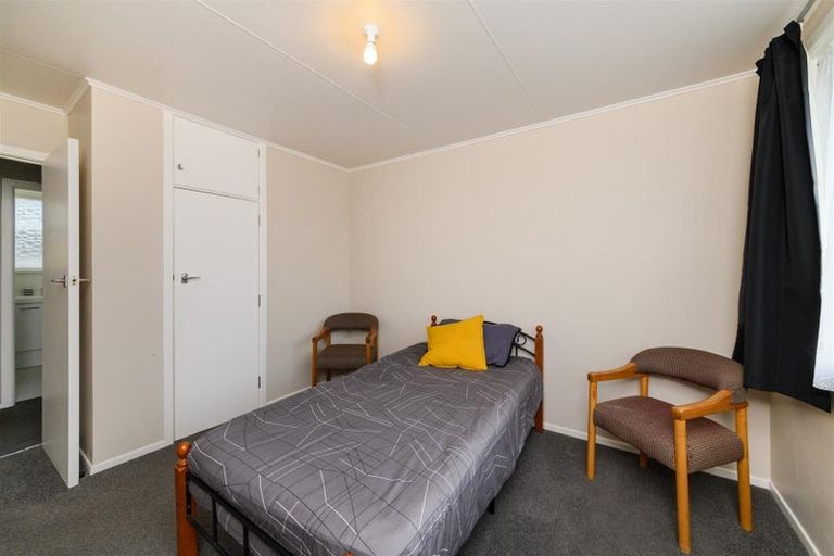 Photo of property in 19 Fergusson Street, Marton, 4710